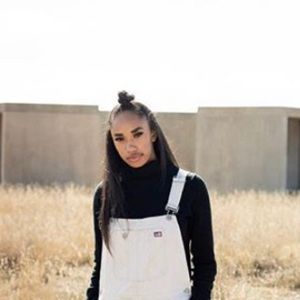 Meet your Posher, Caitlin